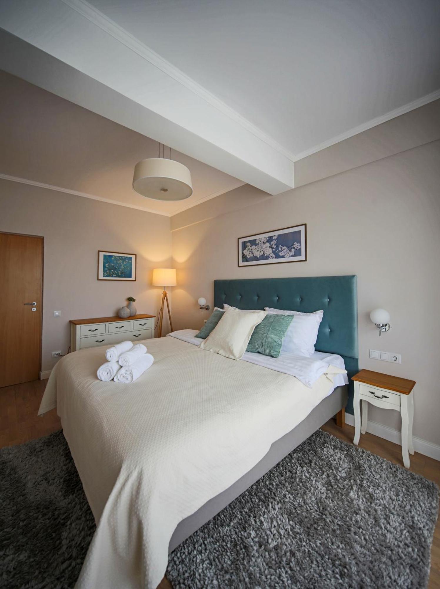 קלוז'-נאפוקה Stylish Condo - Parking And Balcony מראה חיצוני תמונה