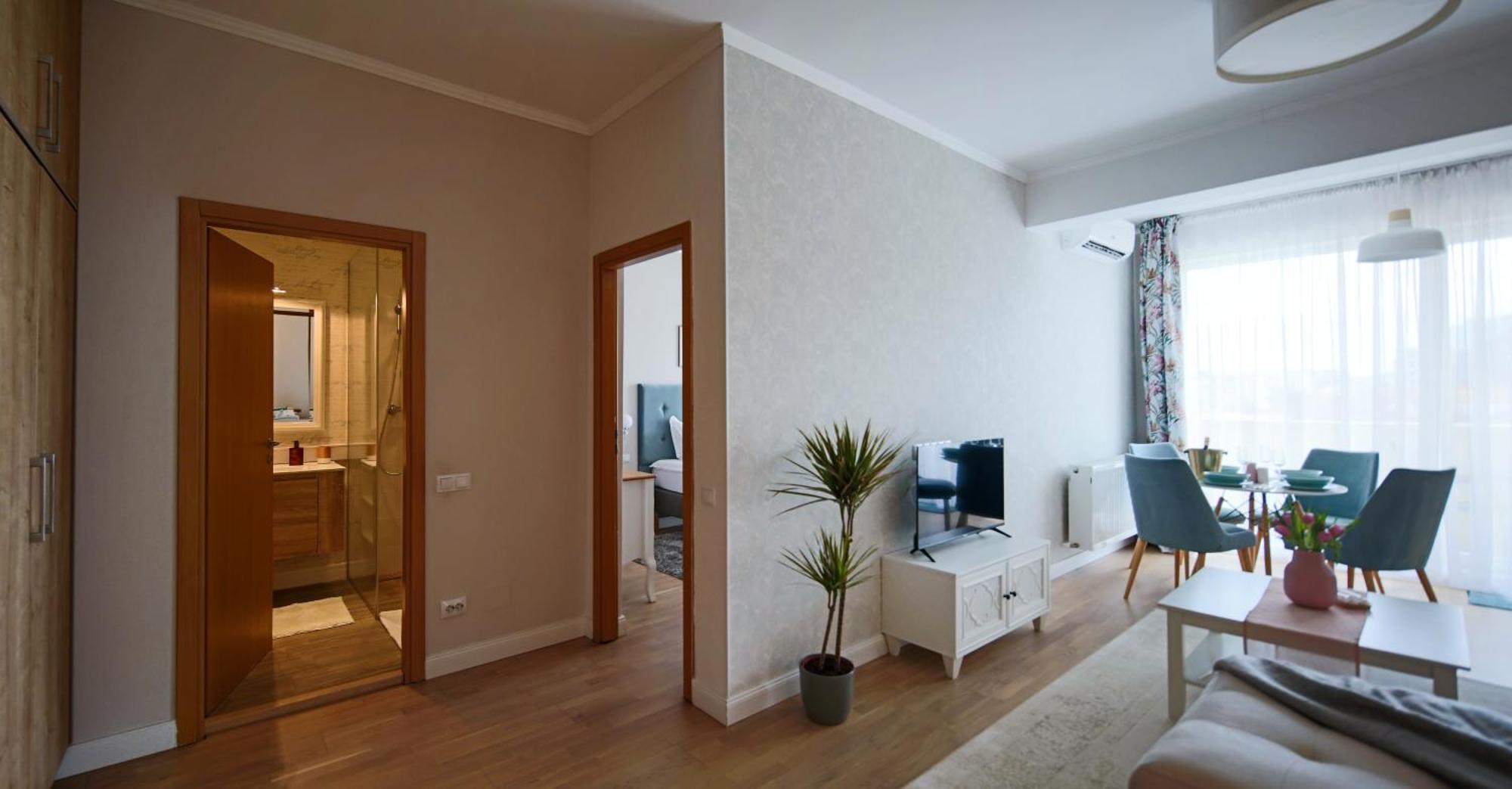 קלוז'-נאפוקה Stylish Condo - Parking And Balcony מראה חיצוני תמונה